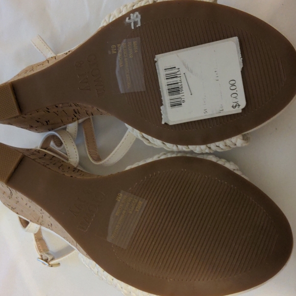 NWT Crown & Ivey Wedge Sandals - Picture 4 of 5